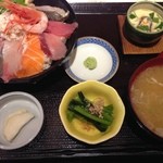 魚釜 - 海鮮丼ランチ