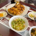 ぎょうざや - 料理写真: