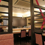 和 - 2015年04月05日（日）　店内　テーブル席よりカウンター席を望！！
