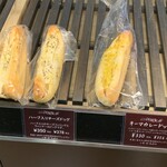 プルネ－ル - ハーブ入りチーズドッグ