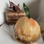 シャトレーゼ - 料理写真:プラリネチョコトルテ
山梨県産完熟桃レアチーズタルト