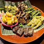 南方中華料理 南三 - 滷味(鴨舌、猪血糕、茶葉烏骨鶏蛋、ハチノス、鳥レバー)
            冷菜(クマエビ金銡婆、咸蛋苦瓜、馬告枝豆、インゲンカラカラ炒)