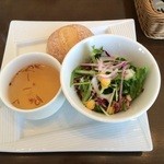 The Oyster Bar Kobe - セットのスープとサラダとパン