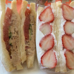サンドイッチ カフェ 奄美 - 「ツナトマト」「まるごといちご」