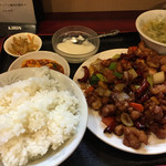 龍盛菜館 - 定食8番 鶏肉と唐辛子の炒め物