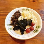 一吉うどん - トッピングとして、これだけ取ってきました