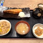 一夜干しと海鮮丼 できたて屋 - 料理写真: