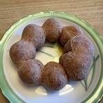 ミスタードーナツ - 料理写真:ポンデ黒糖172円。 黒米や黒豆入りの黒五黒糖シュガーであっさり仕上げたポンデリングです。
