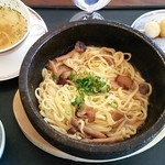 Beppu Gorufu Kurabu - 石焼ききのこパスタ