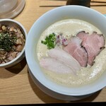 ラーメン家 あかぎ - 料理写真: