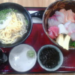 沖縄そばと島豆腐の店 まつばら家 - 海鮮丼1000円