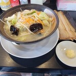 幸楽苑 - 料理写真:塩野菜タンメン+プレミアチャーシュー+ニンニク