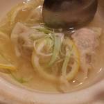 杏仁荘 - レモンのスープ炊き餃子☆☆