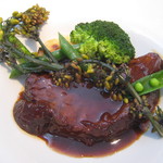 ル・ヴァンキャトル - 和牛頬肉のマデラ酒煮込み　プティ・ヴェールの花添え　＋￥500