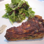 ル・ヴァンキャトル - スモークサーモンとヤリイカとキッシュ