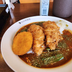 CoCo壱番屋 - 料理写真:夏べジスパイスカレー大盛り３辛クリームコロッケ１ササミカツ２～☆