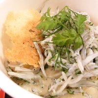 ジュー ドゥ マルシェ - ランチコース 3175円 の鎌倉直送釜揚げシラスのリゾット グラナバダーノのクロッカン添え