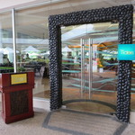 Tides - ビーチで泳いだ後はレストランでランチバイキングです、バイキングはとても豊富な食材が取り揃えられています