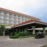 Tides - Shangri-La's Mactan Resort＆Spa
            マクタン島のダウンタウンを抜けると忽然と現れる高級リゾート