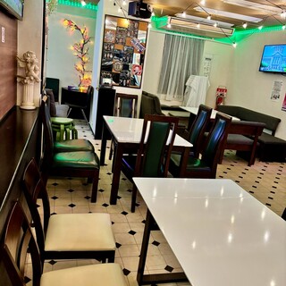 ゆったりソファでリラックス♪気軽に寄れるアットホームな店