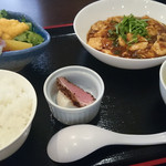 中華ダイニング 奥川 - 2015.4 麻婆点心ランチ（麻婆豆腐、サラダ）