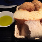 UOKIN PICCOLO - お通しはパン！