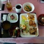 大熱海国際ゴルフクラブ レストラン - 多種多様の料理の一部（青木功も好んだという人気のカレーも）