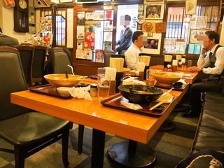 Atsuikokoronotsurutsuruudommiyoshiya - テーブル席