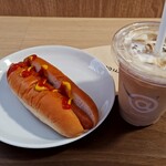 Cotti Coffee - 料理写真:カフェラテセット・ホットドッグ：680円