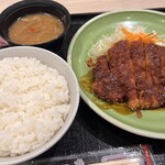 名古屋名物 みそかつ 矢場とん - 料理写真:ロース定食