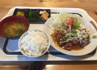 Nagomiya - ランチ：ローストビーフ定食