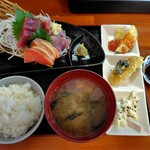 市場直送 めし処 一 - 料理写真:刺身三点盛定食