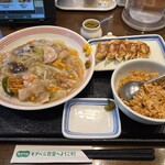 長崎ちゃんぽん リンガーハット - 料理写真: