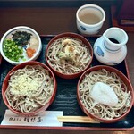 献上そば 羽根屋 - 三色割子そば ¥1200
            三色は山芋・天かす・山菜