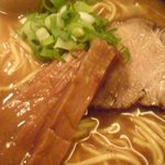 味玉らーめん（具：チャーシュー、メンマ、葱、味玉）