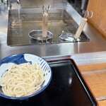 浅月 - セルフでうどんをゆがきます