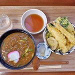 いすず亭 - 料理写真:カレーうどんｗｉｔｈ天ぷら盛り合わせ