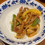 横浜中華街 重慶飯店 - 牛肉の細切り発酵唐辛子炒め