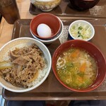 すき家 - 料理写真:牛丼(並盛)とん汁3点セット 810円