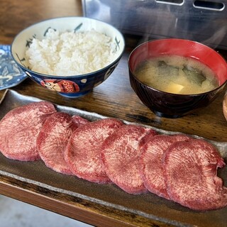 平田屋 - 料理写真:牛タン定食
