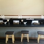 らぁ麺 飛鶏 - リニューアル後の店内(201504)