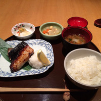 伊豆の旬 やんも 丸の内店 - 