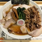 拉麺 生姜と肉 - 料理写真:生姜しょうゆ肉盛/中(1,400円)＋ほぐしチャーシュー(150円)