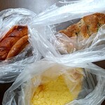 石窯パン工房 キャパトル - 料理写真:ビッグウインナー(左上)