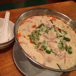 タイ居酒屋 トンタイ - トムカーガイ 鶏スープ