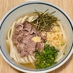 さぬきうどん まめ哲 - 柔らか和牛をしっかりのせてます