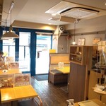 さぬきうどん まめ哲 - 右側にボックス席　4人掛け