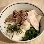 さぬきうどん まめ哲 - 和牛に三元豚に大和芋のとろろまで｡まさにディナーのおうどん