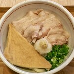 さぬきうどん まめ哲 - おダシでしゃぶした三元豚とお揚げの美味しさどうぞ
