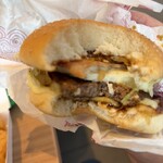 マクドナルド - 料理写真:炙り醤油風たまごベーコン肉厚ビーフです